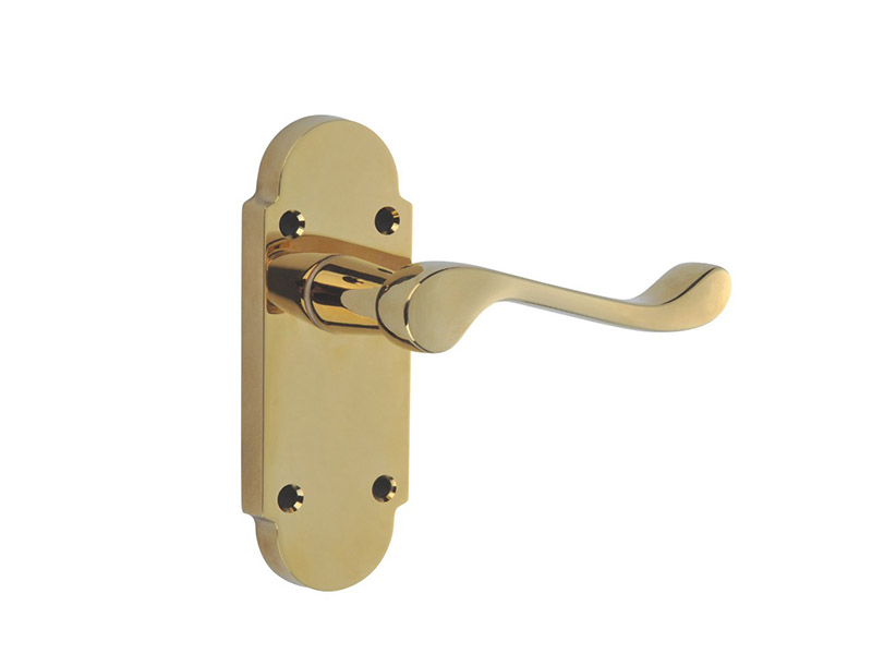 DH11535 Lever Door Handle On Plate Polished Brass-LEVER DOOR HANDLE ON PLATE